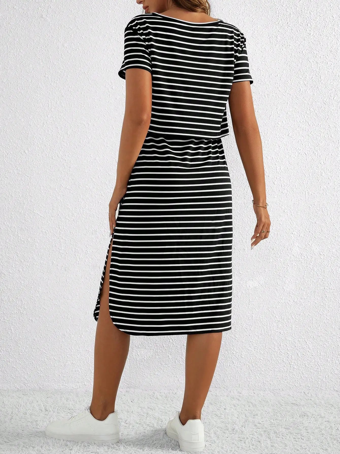 SheVogue 2025 | Maternity & Nursing Friendly Striped Maxi Dress – Elegant Slim Fit with Round Neck – Breathable Short Sleeves for Spring & Summer